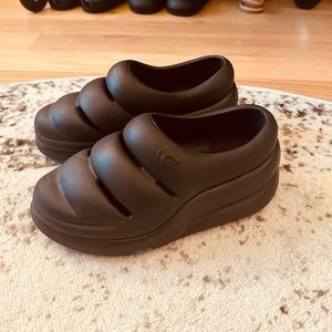 Ugg